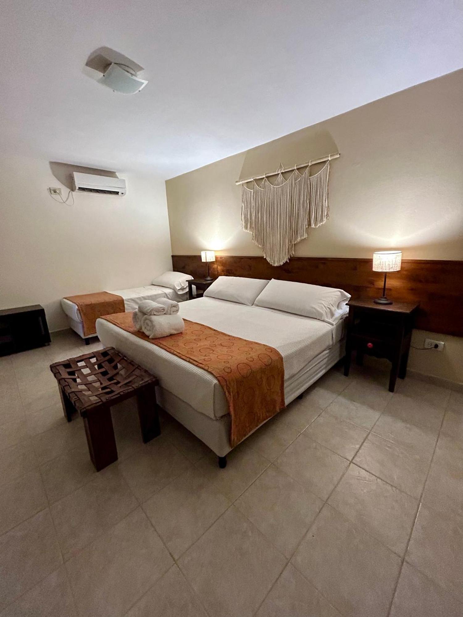 Hotel Plaza Кафаяте Екстериор снимка