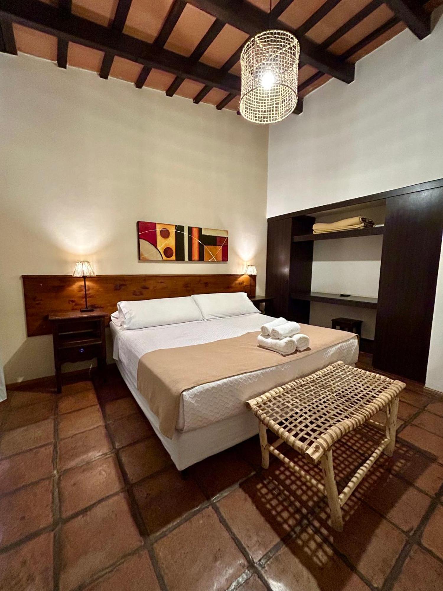 Hotel Plaza Кафаяте Екстериор снимка
